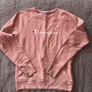 Champion crew neck 🥰